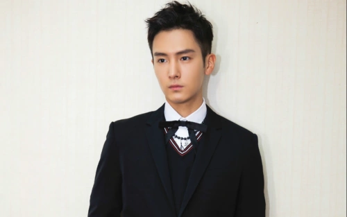 盛一伦,1992年9月23日出生于浙江省杭州市,中国内地男演员.