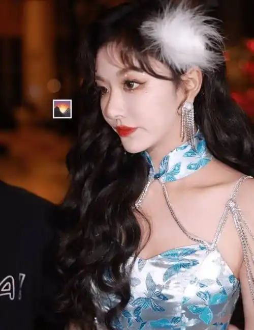 还和孔雪儿暧昧不清,甚至爆料当时孔雪儿的男朋友是马伯骞