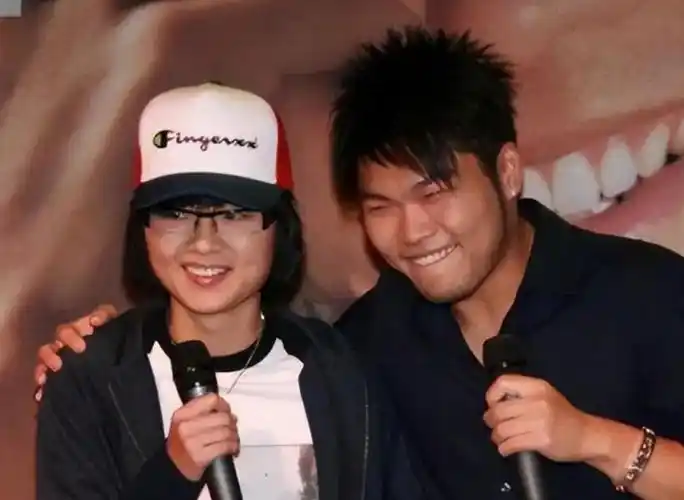 张国立觉得周笔畅非常善良懂事,是个十分体贴温暖的女孩,就收了她做义