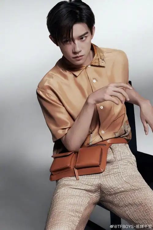 易烊千玺 x emporio armani2022春夏系列广告大片|平面|品牌|北京不完