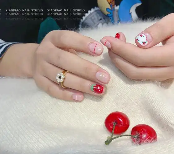 可爱美甲草莓美甲邯郸美甲
