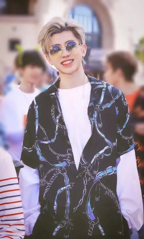 有没有蔡徐坤的神仙图就是路人见了都要惊叹的那一种