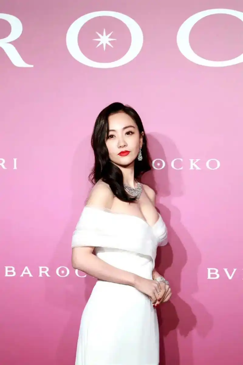 杨蓉白色抹胸裙#杨蓉