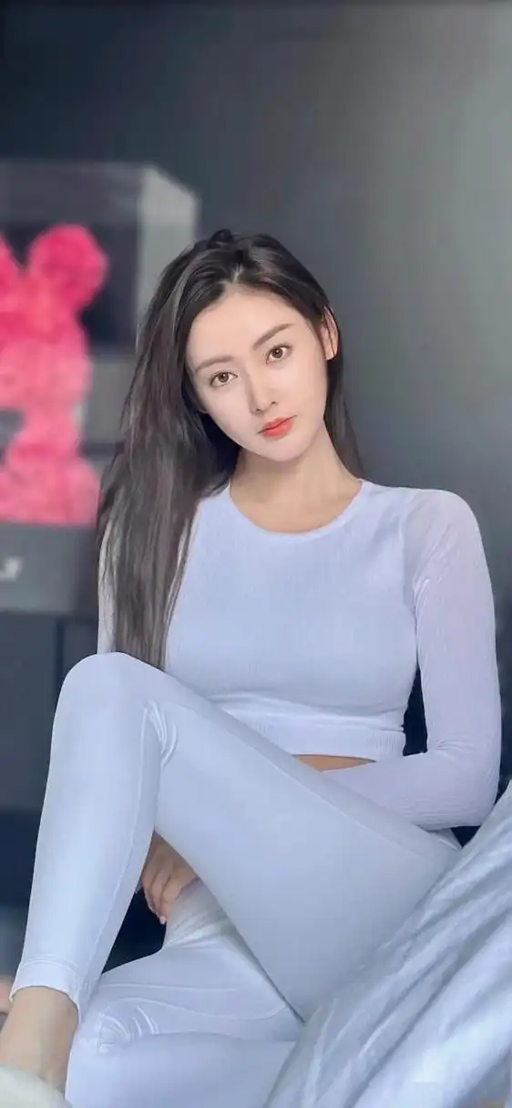 张天爱写真壁纸,惊艳眼球,手机焕新!