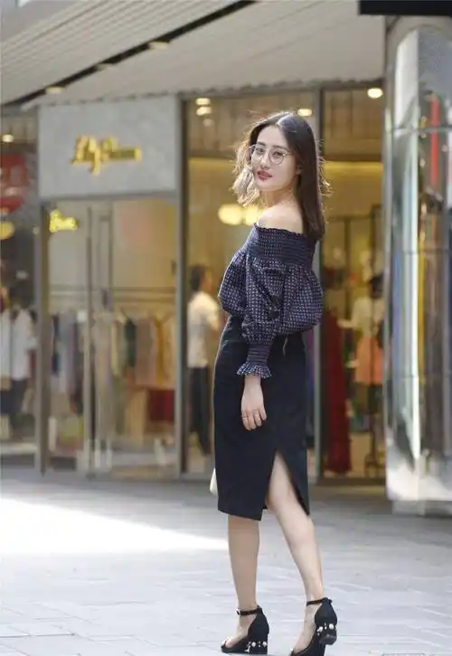 原创高腰一步裙搭配一字肩一字带高跟凉鞋精致简约又不失时髦大气