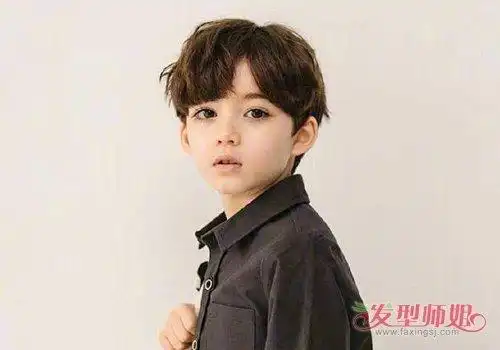7岁男孩韩版短发发型图片二年级小朋友可爱时尚短发设计