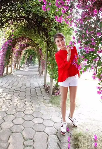 乌兰图雅为你读诗大概没有比这更执着的爱了