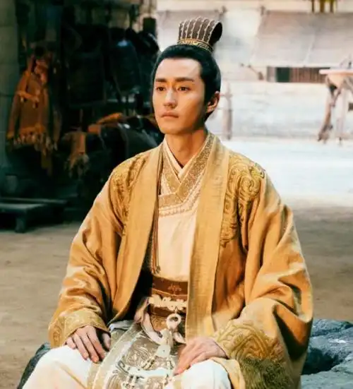 他既是国家二级演员杨立新的儿子,也是《封神》中伯邑考的扮演者