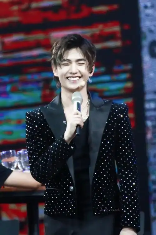 杨洋27岁生日会