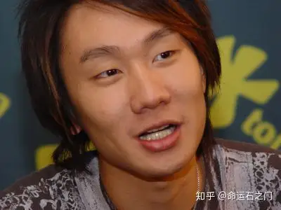 我相信林俊杰的小粉丝们已经发现我林越长越帅了.放张以前的图