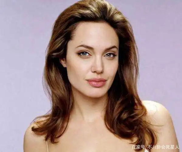 长着也有不少"香肠嘴",大嘴巴,同样能够美出天际,美出特色的女明星