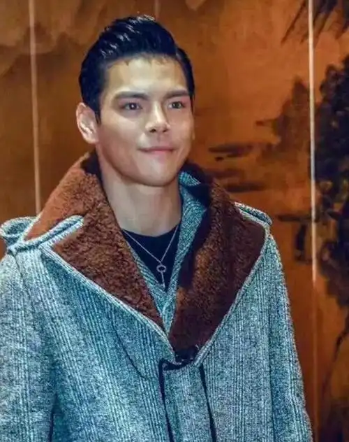 向华强儿子向佐