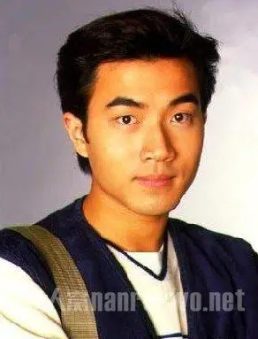 刘恺威整容前后惊人对比图 42岁难怪还那么年轻