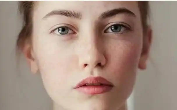 做好这些基础护肤步骤,轻松改善皮肤问题