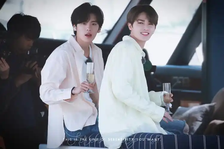 毕廷|朱正廷|毕雯珺|乐华七子next|饭拍饭修|图源微博见logo