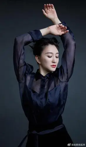 李小冉第3期黑色性感甜酷写真