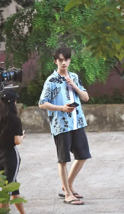 许凯重开电影院