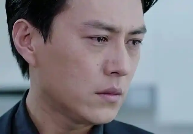 看着靳东哭心里好难受,林欢实在太不懂事了