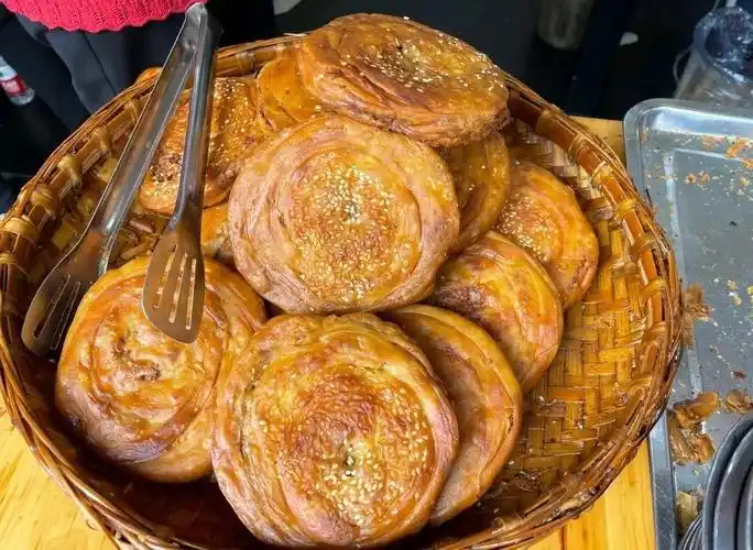 成都梁家巷的特色锅盔十多年的技艺传承