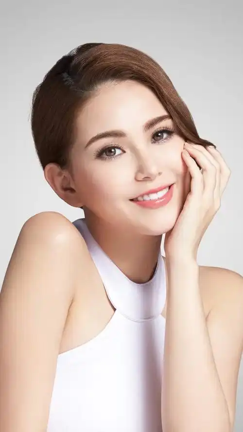 回顾昆凌嫁大14岁周杰伦婚后连生三胎如今一家五口其乐融融