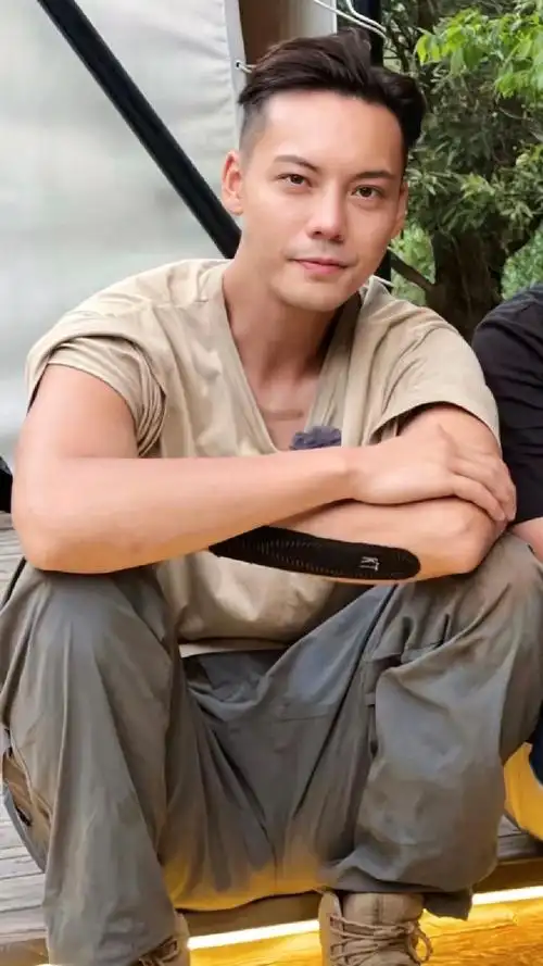 陈伟霆痞帅天花板,露营拍出大佬味道,man爆了!