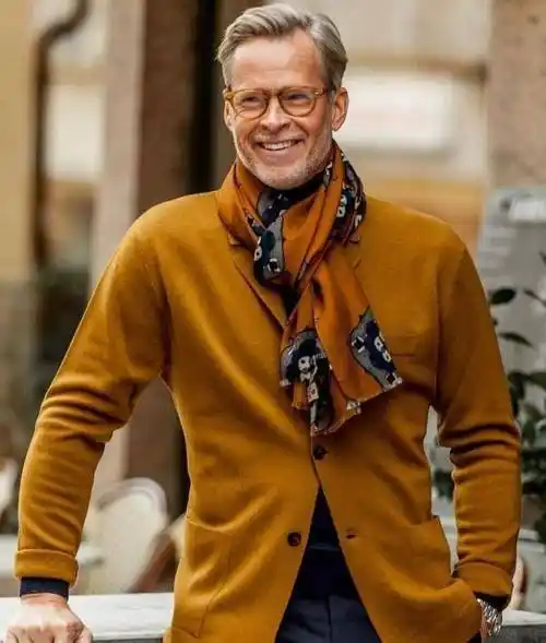 让人又爱又恨的棕色系,5件单品秒变好品味暖男_质感_围巾_西装