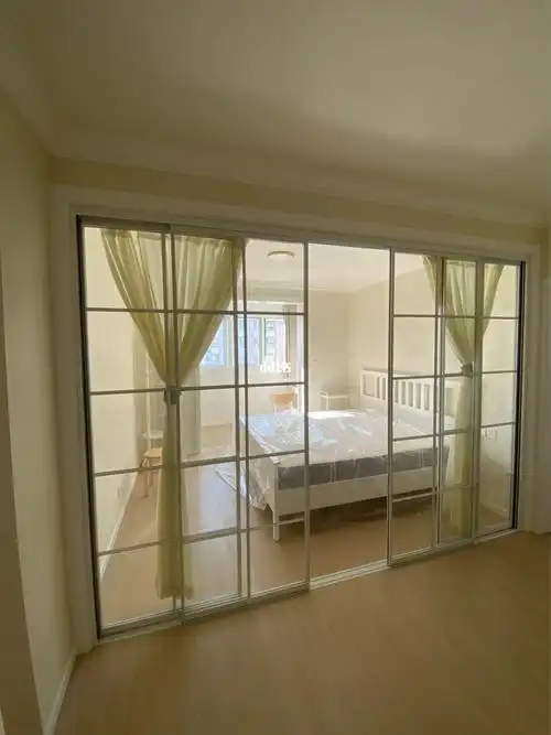 客厅改卧室隔断窗帘安装上啦