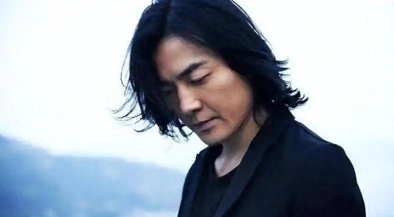 郑伊健退休久居日本状态越来越差其背后资产可并不简单