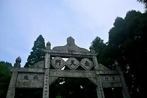 南天门为人间与仙境的分界线.
