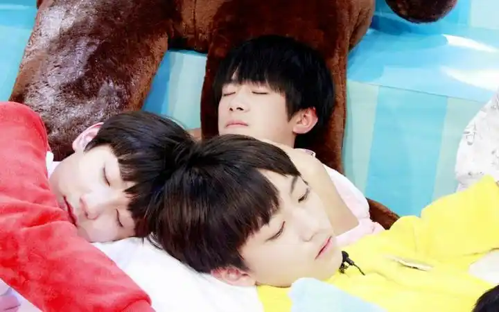 (千凯千)(千源千)(k赫k)(远赫远)如烟(三平行时空 三视角 友情向)