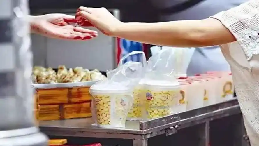 为什么街上卖的豆浆又浓又香,到底加了什么东西?看完才知其猫腻