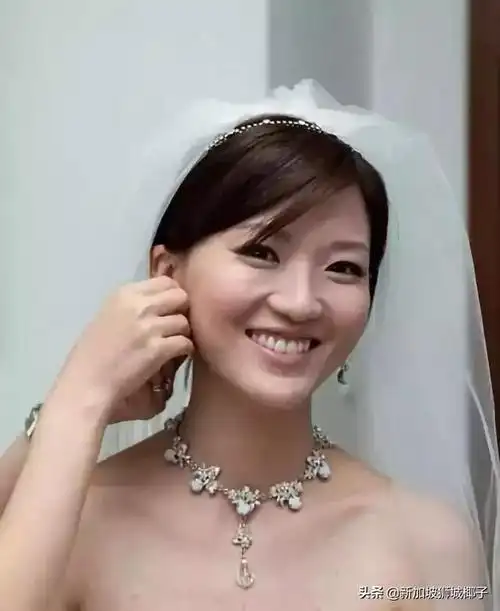 也早于2009年步入了婚姻的殿堂蔡淳佳曾说自己和男友爱情长跑10年人生