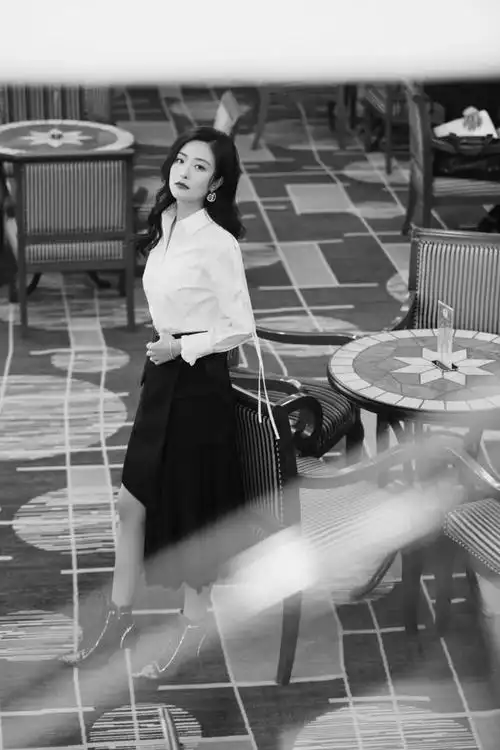 主旋律大剧《金色索玛花》热播,为何"青衣"徐百慧好剧不断?