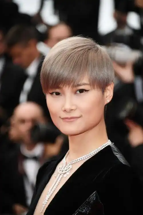 #那年今日的李宇春##李宇春戛纳电影节#