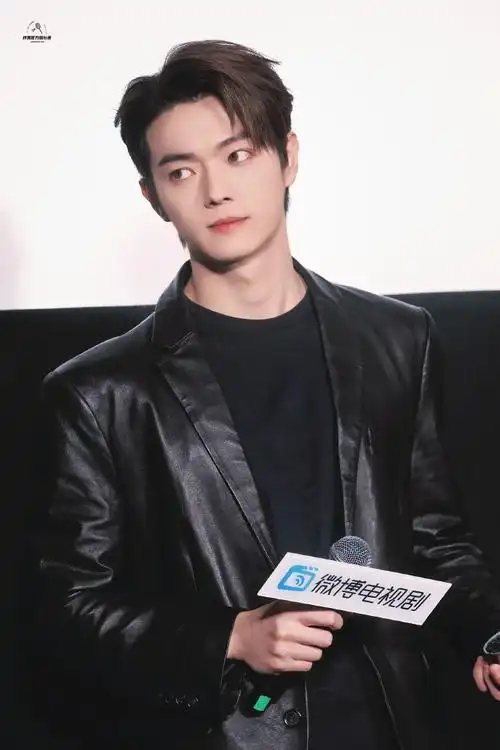 乐游原#xk#许凯李嶷#今天也是元气满满的so一天的行程辛苦啦@许凯soso