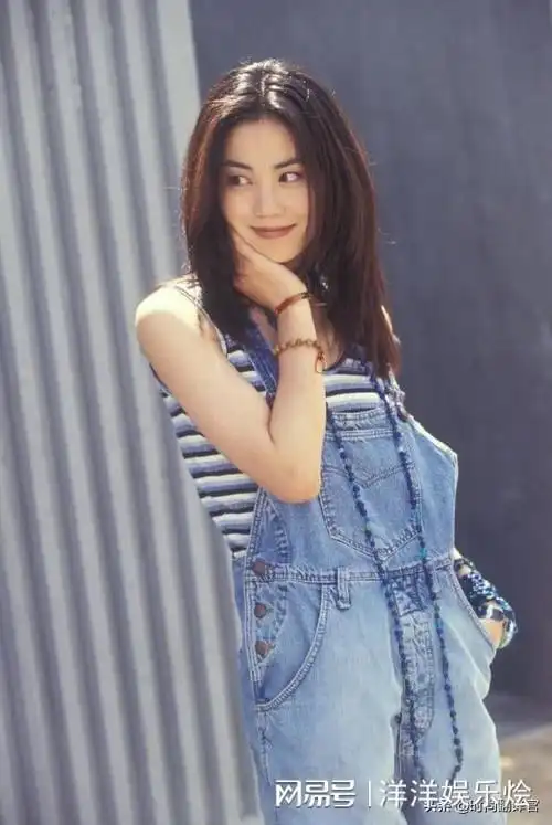 20岁王菲真水灵啊