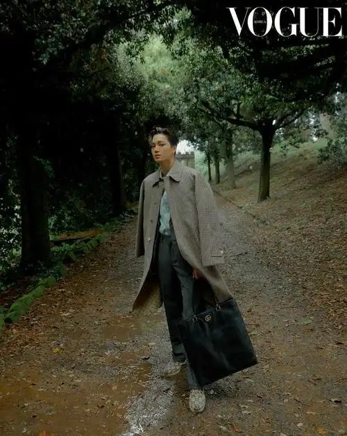 exo金钟仁画报演绎魅惑贵公子胸肌若隐若现散发荷尔蒙气息组图