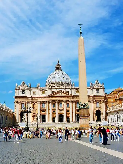 罗马二圣彼得大教堂看米开朗基罗