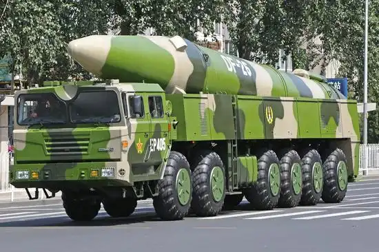 新年刚过10枚东风系列导弹齐射这份豪华大礼送给谁