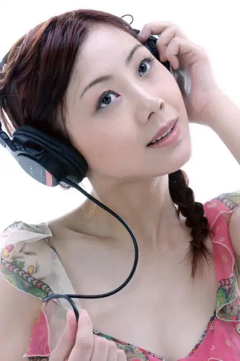 40岁女歌手曝光丈夫出轨记录,阿朵发文力挺王筝