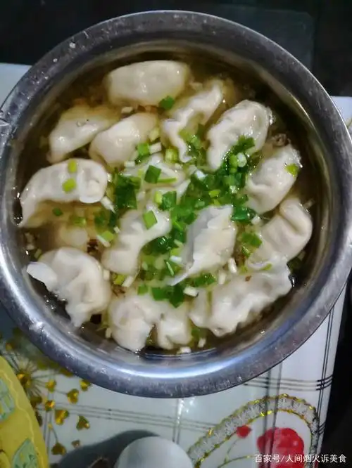 清汤水饺的制作方法,热腾腾一碗,简单易学,看一遍就会