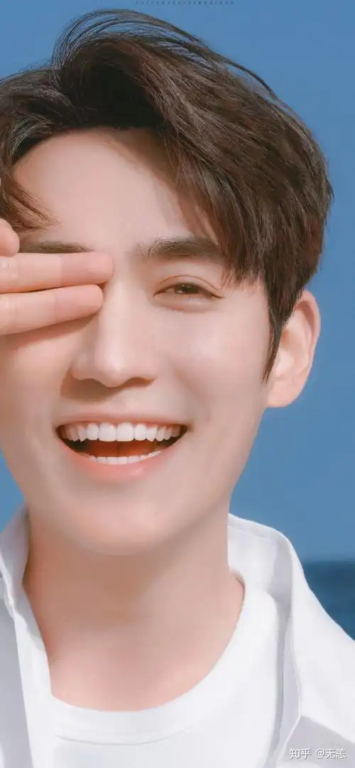 有没有朱一龙先生大笑的图片分享? - 知乎