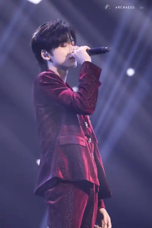 宋亚轩少年onfire第二季第一次公演舞台高清照片|小宋老师太鲨我了