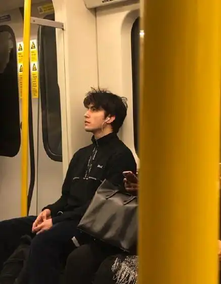 你在现实中遇到过哪些素人帅哥,这颜值可以直接出道了吧?