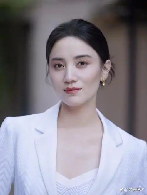 宋佳,一个名字,却能引发无数情感的共鸣.