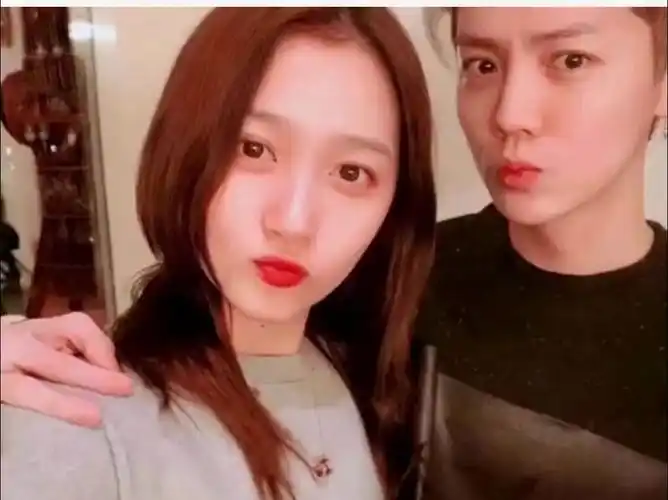 一鹿彤行 稳稳的幸福捏_鹿晗关晓彤 _一鹿彤行 _cp!