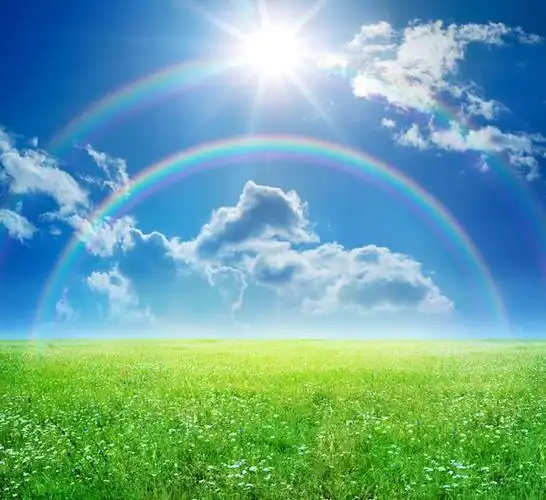 蓝天白云图片 蓝天白云绿草地 大海无垠波光碧