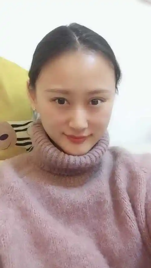 就这样吧,放一张30岁女人的照片吧(记得照片拉到底)