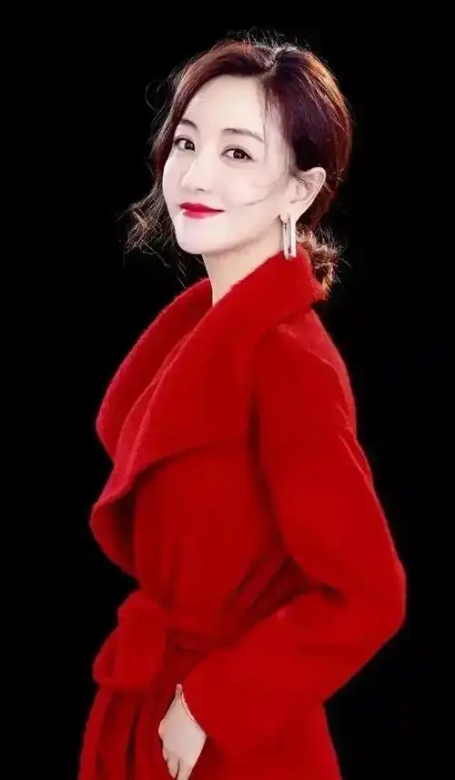 一看就很贵气的女人是什么样子(女人身上有这3个特质)(2)