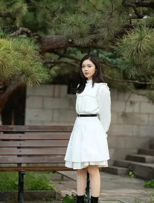 赵今麦金鹰晚会被拍她的多肉腿很美粉丝我们做不到